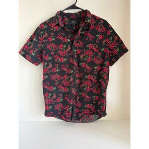 Forever 21 Red Floral Button Down Shirt M